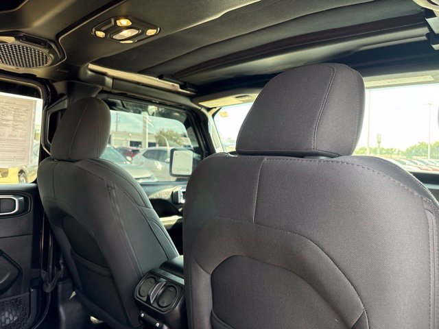 Used 2019 Jeep Wrangler Unlimited Sahara w/ Safety Group AWD/4WD image 41