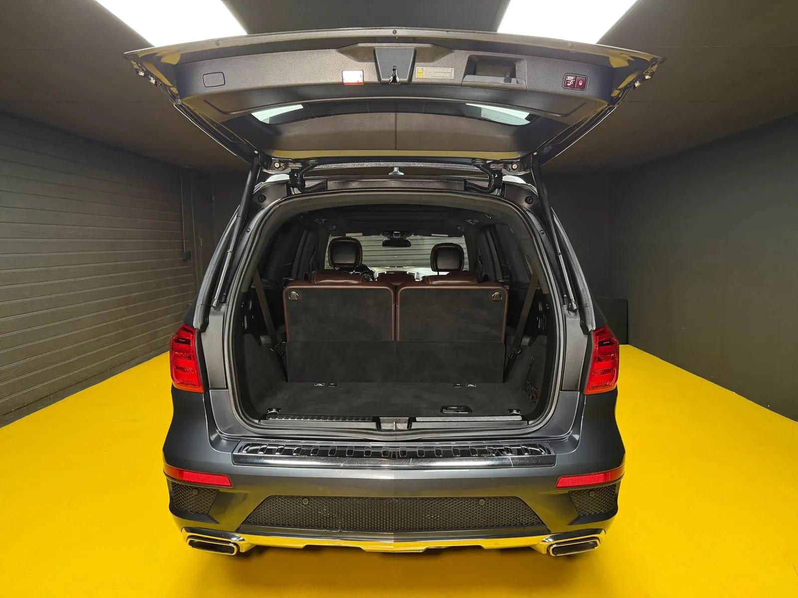Used 2015 Mercedes-Benz GL 550 4MATIC image 13