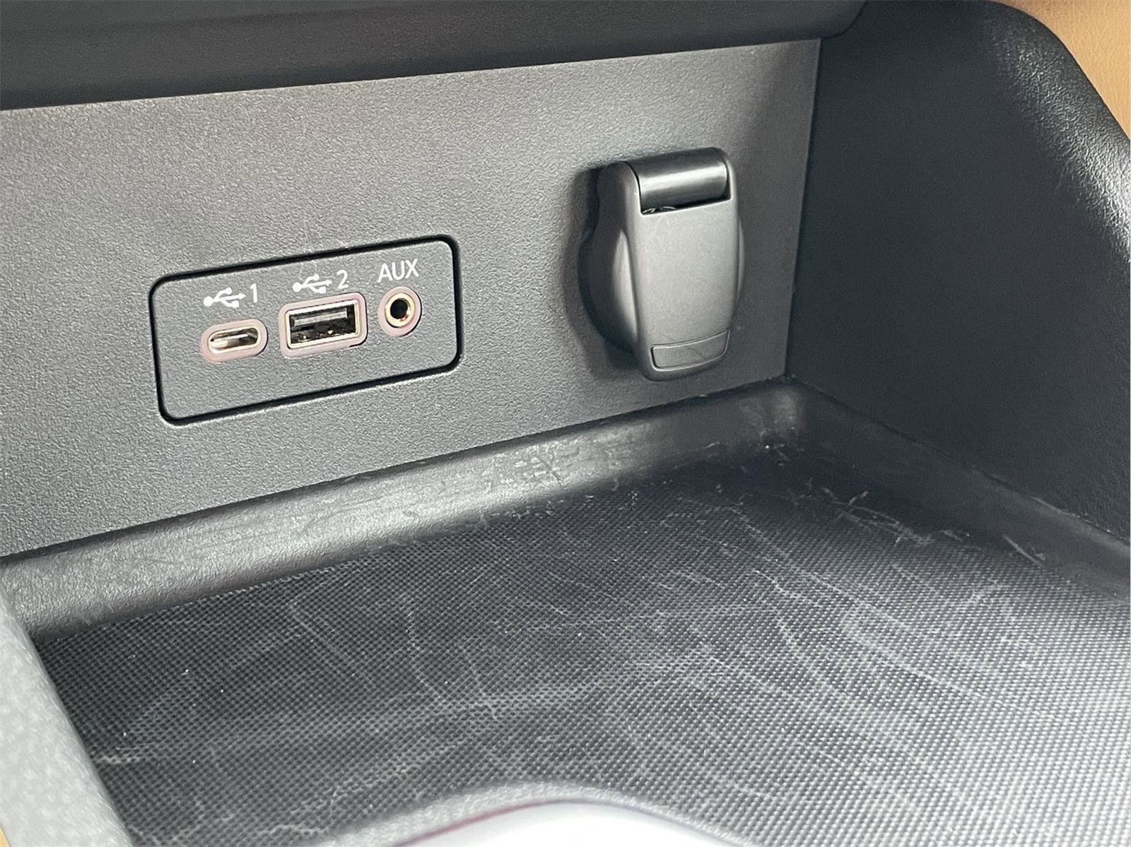 Used 2023 Nissan Sentra SV w/ SV Premium Package FWD image 29