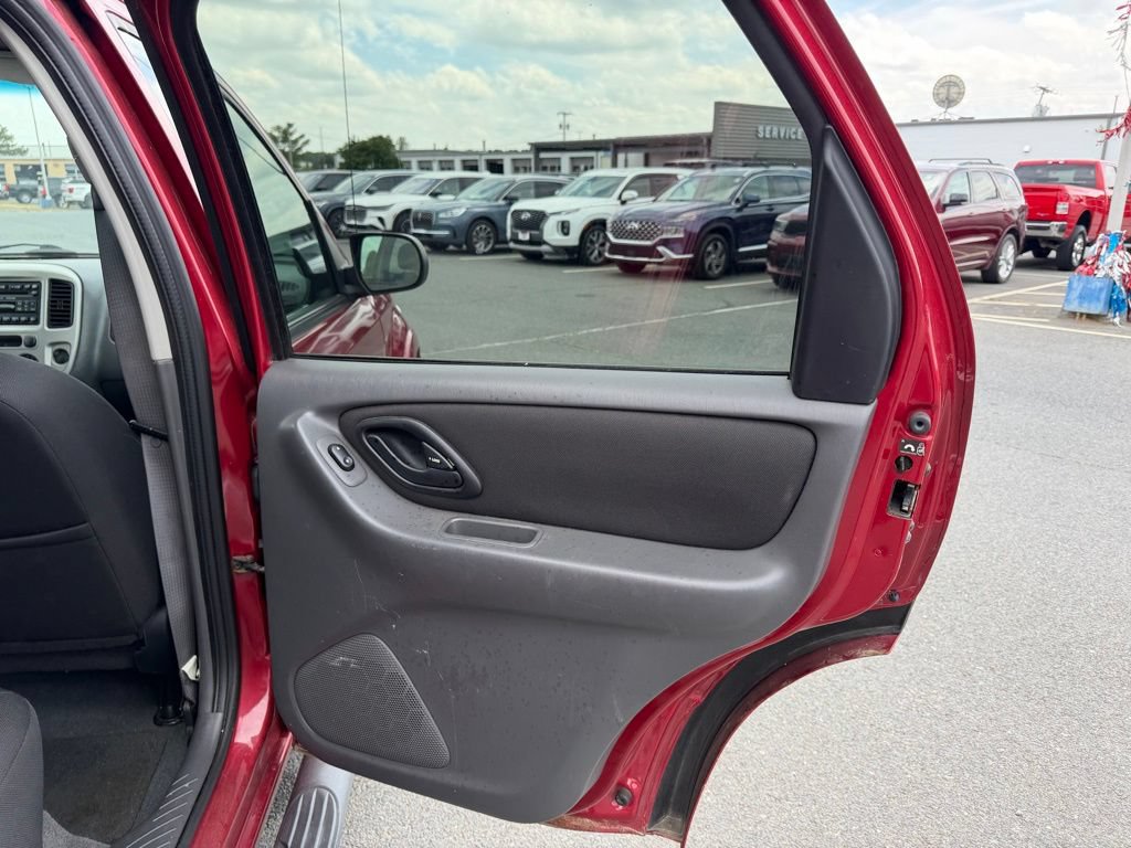 Used 2007 Ford Escape XLT FWD image 35