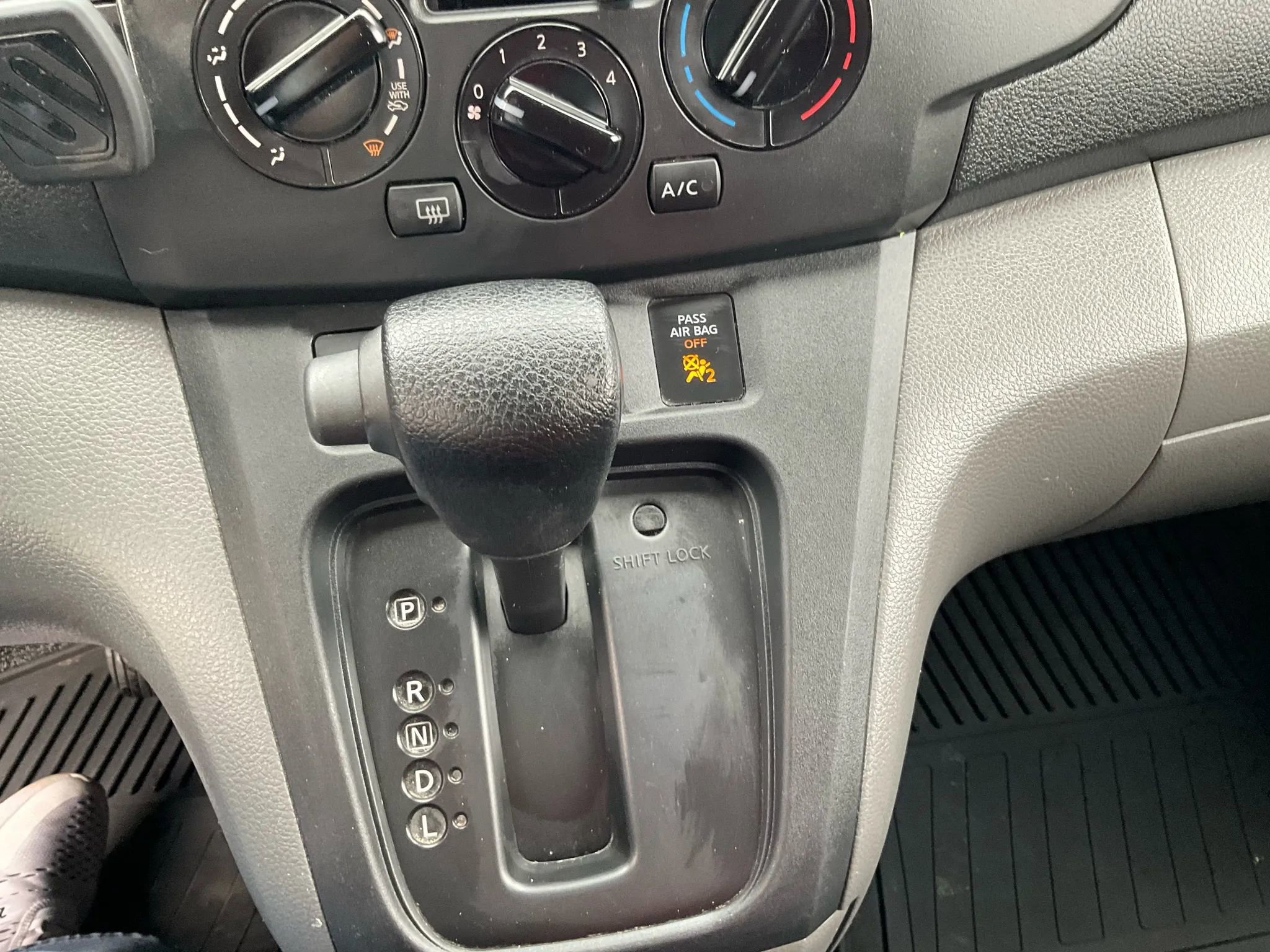 Used 2020 Nissan NV200 S w/ Sliding Glass Door Package image 20