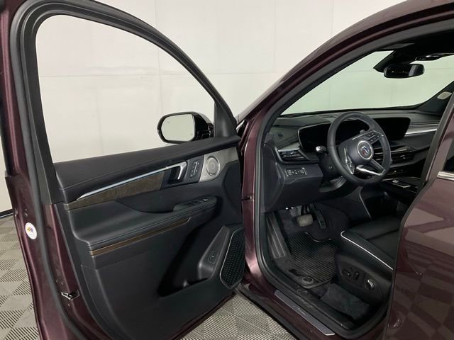 Used 2025 Buick Enclave Avenir w/ LPO, All-Weather Package image 26