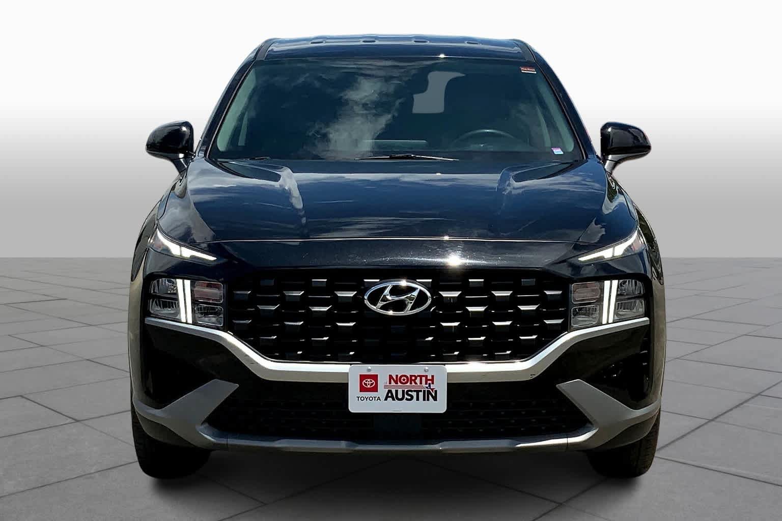 Used 2021 Hyundai Santa Fe SE FWD image 4