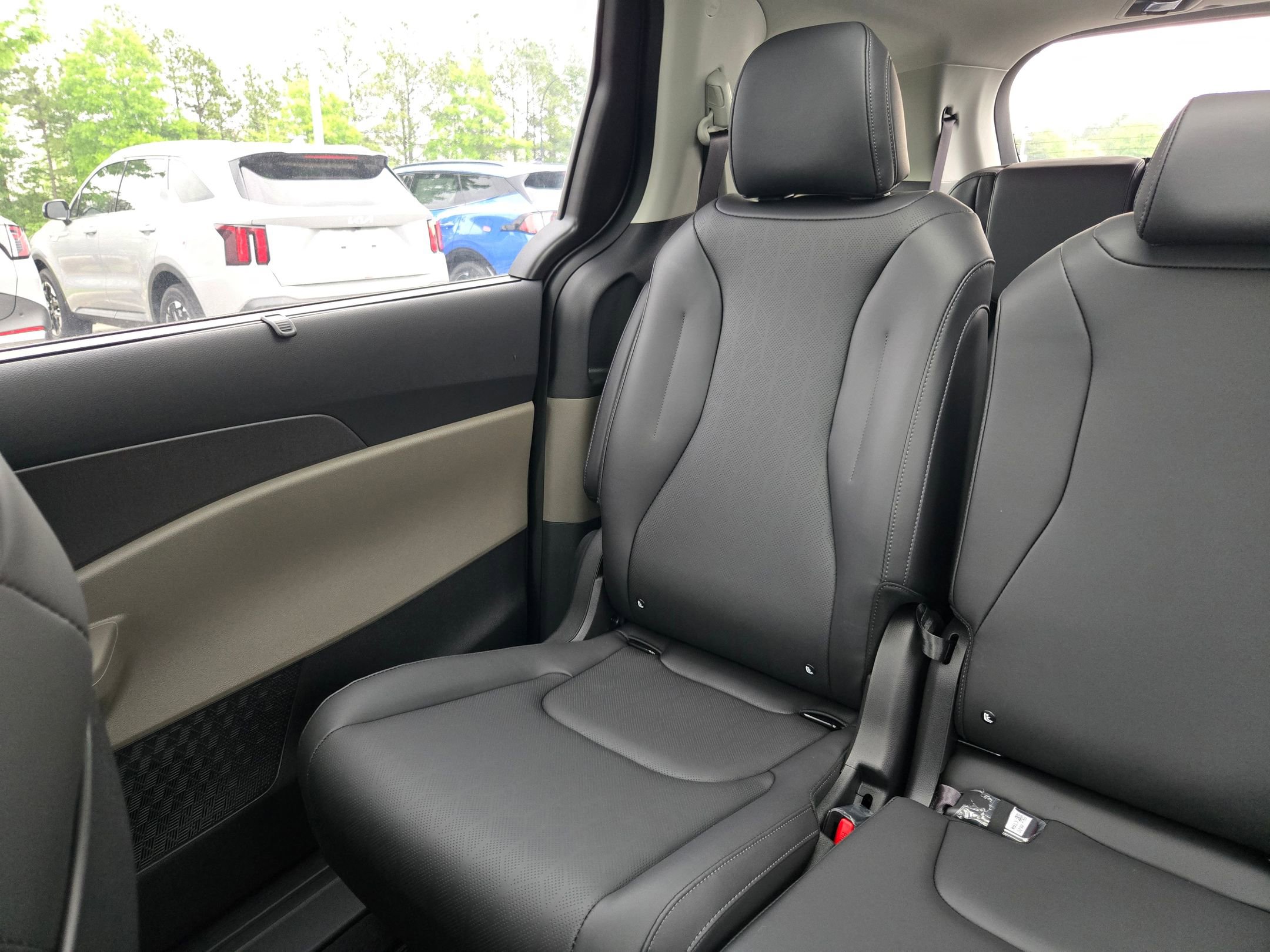 New 2026 Kia Carnival SX FWD image 12