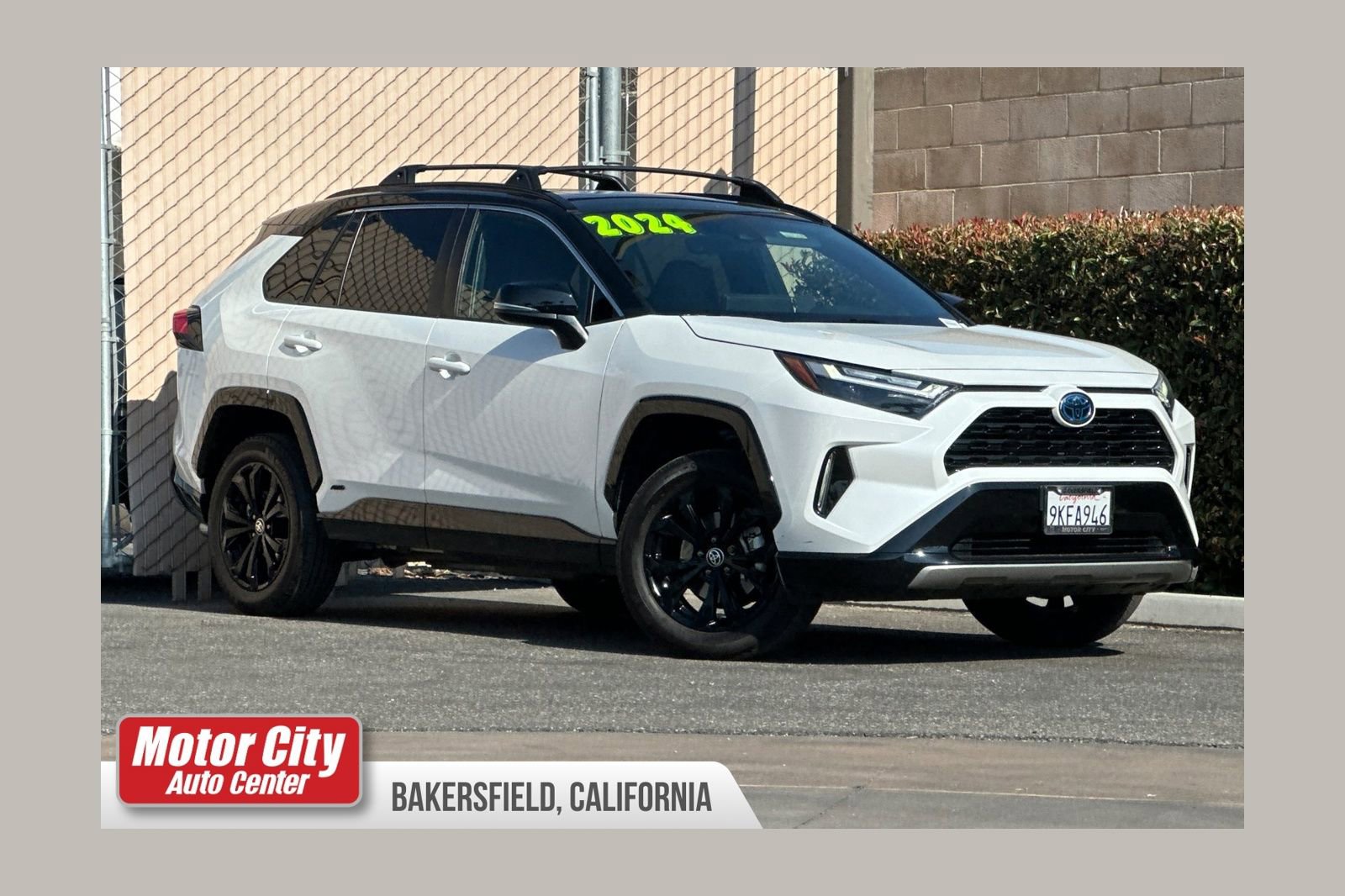 Used 2024 Toyota RAV4 XSE w/ Weather Package AWD/4WD image 1