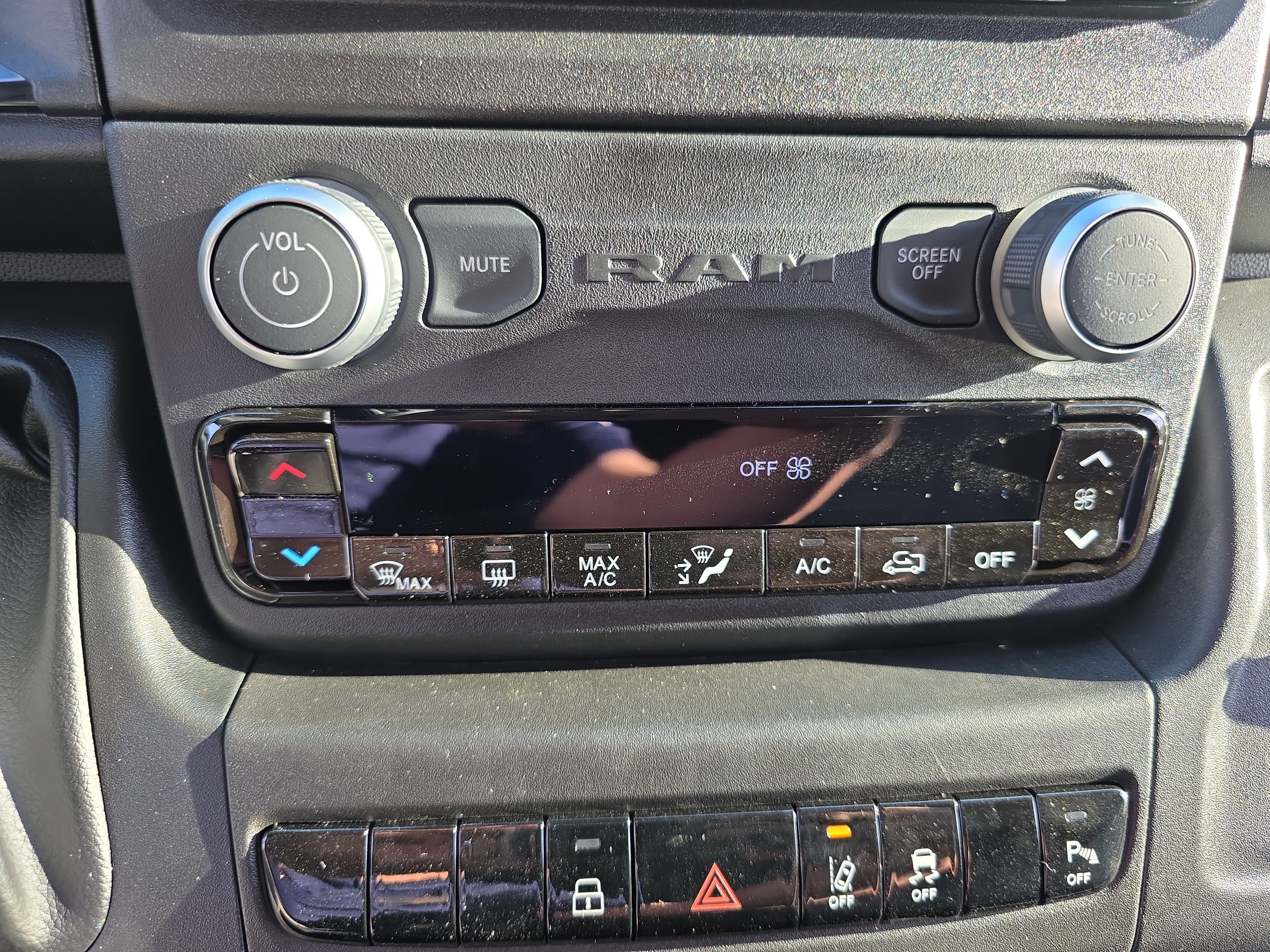 New 2026 RAM ProMaster 2500 w/ Safety Group FWD image 6