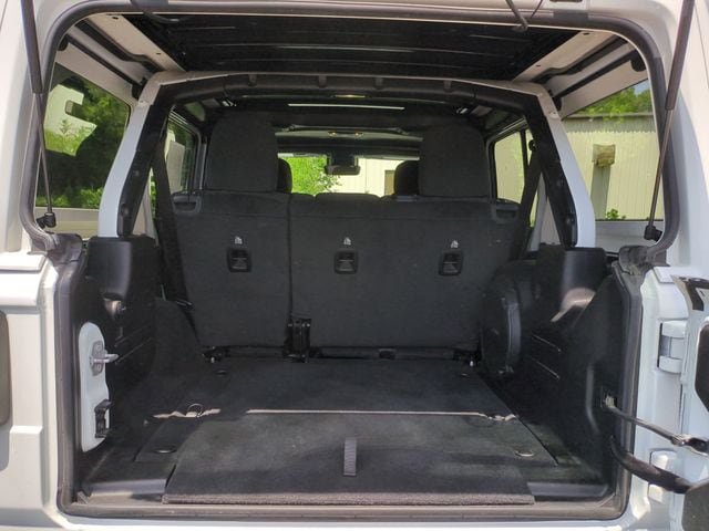 Certified 2023 Jeep Wrangler Unlimited Sahara w/ Safety Group AWD/4WD image 6