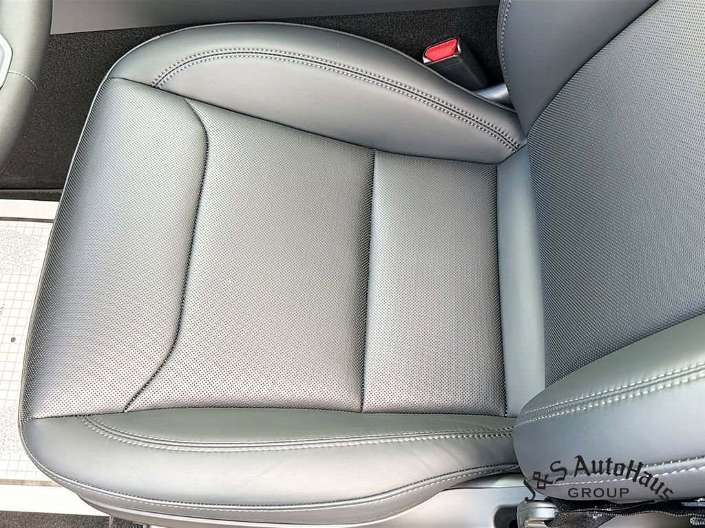 Used 2026 Tesla Model Y 2WD image 25