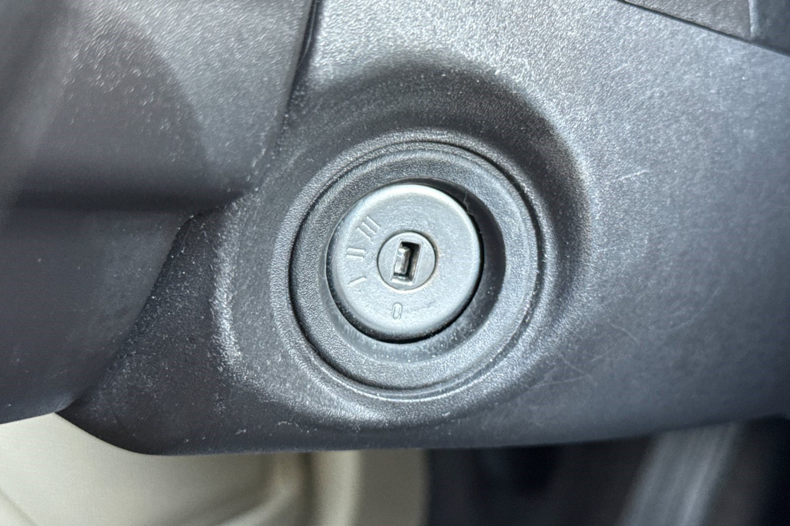 Used 2013 Ford Fusion SE FWD image 28