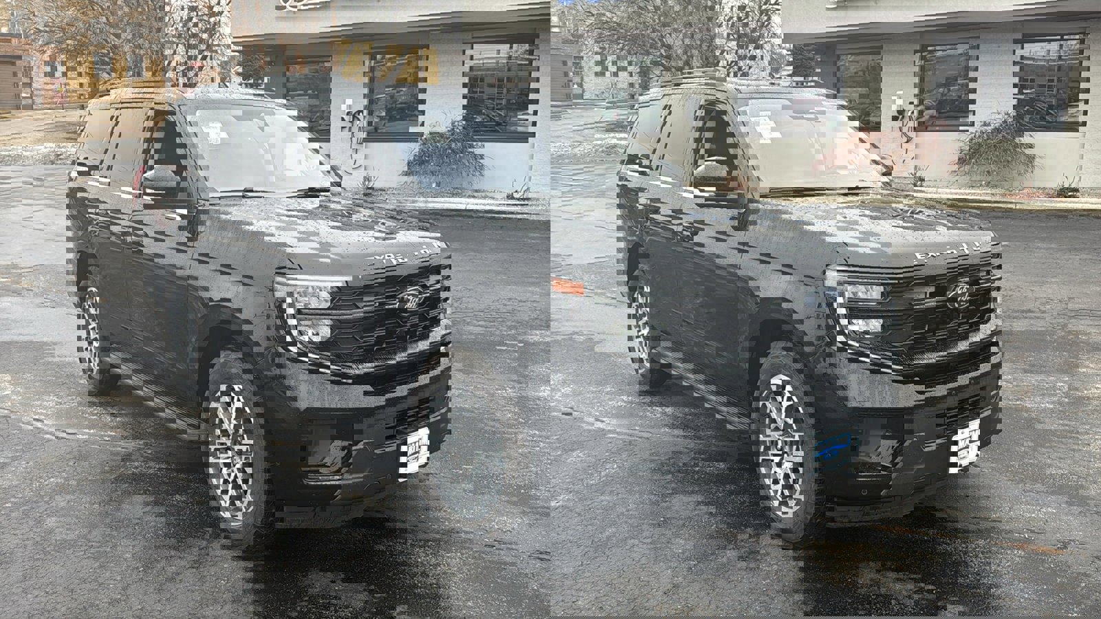 Used 2025 Ford Expedition Active image 2