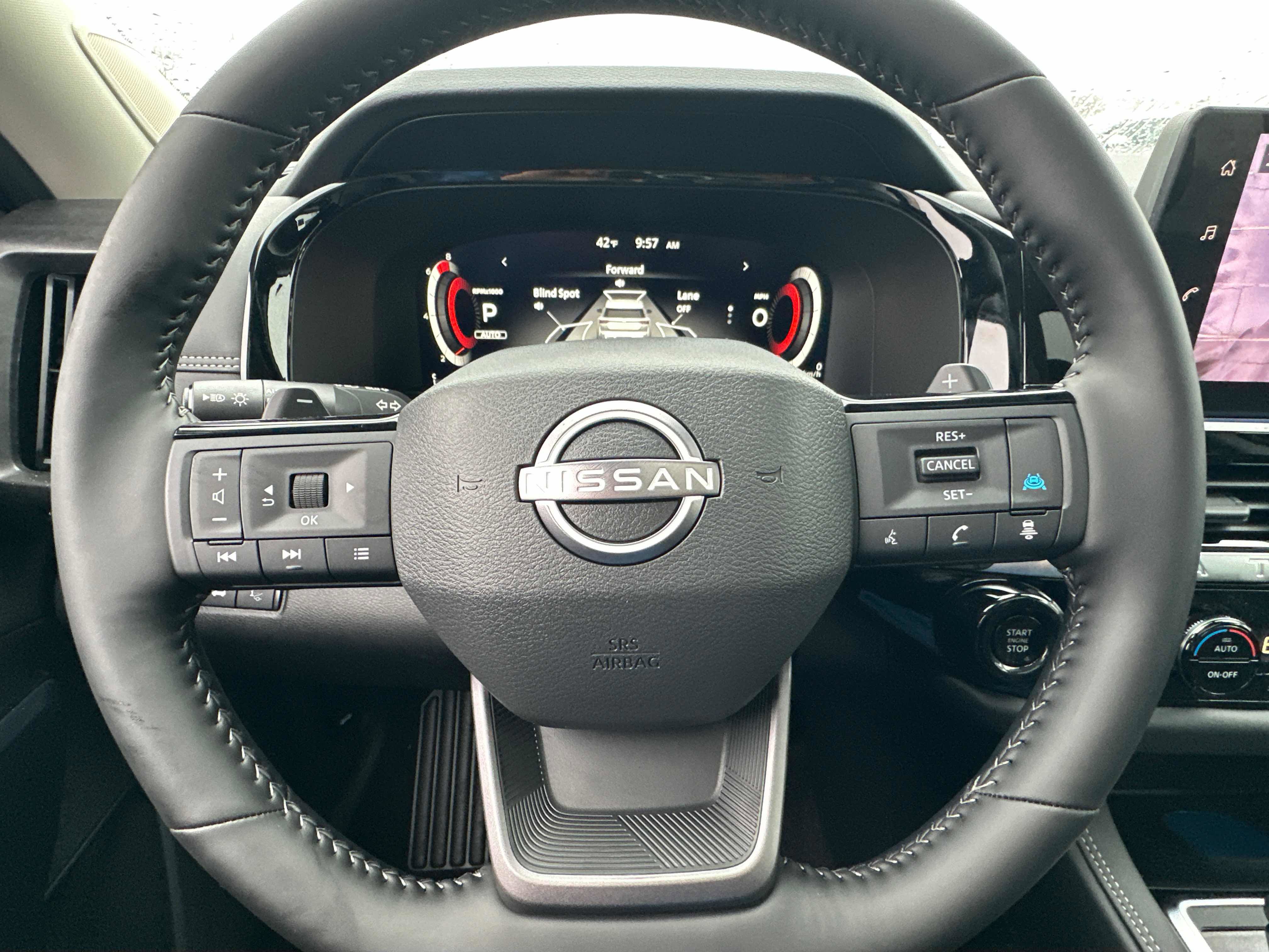 New 2026 Nissan Pathfinder Platinum AWD/4WD image 40