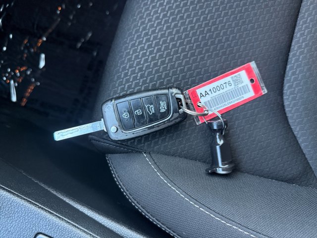 Used 2019 Hyundai Elantra GT FWD image 16