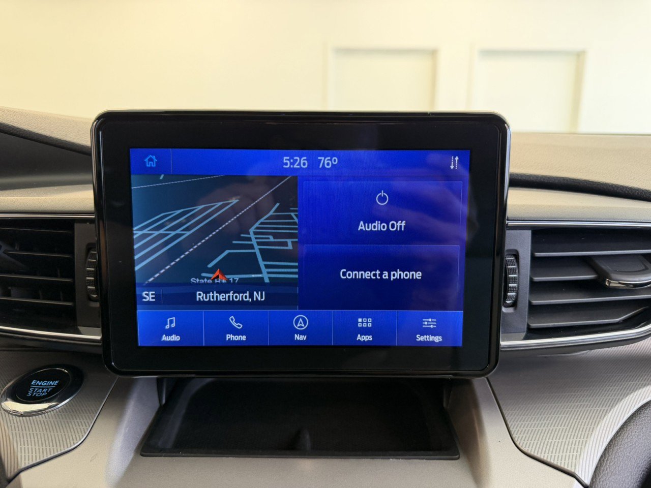 Used 2022 Ford Explorer XLT w/ Equipment Group 202A AWD/4WD image 12