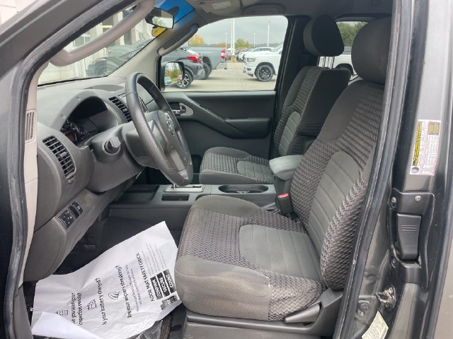 Used 2007 Nissan Frontier SE w/ SE Value Truck Pkg AWD/4WD image 9