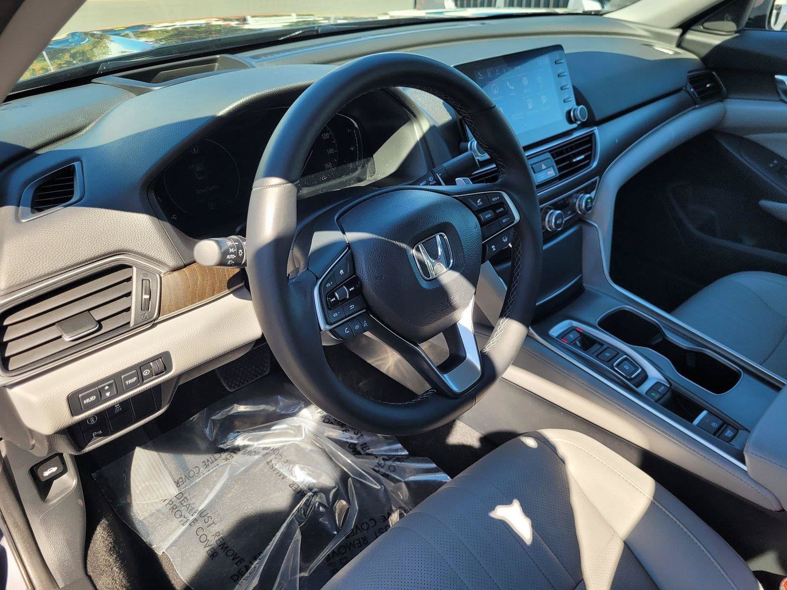 Used 2019 Honda Accord Touring image 11