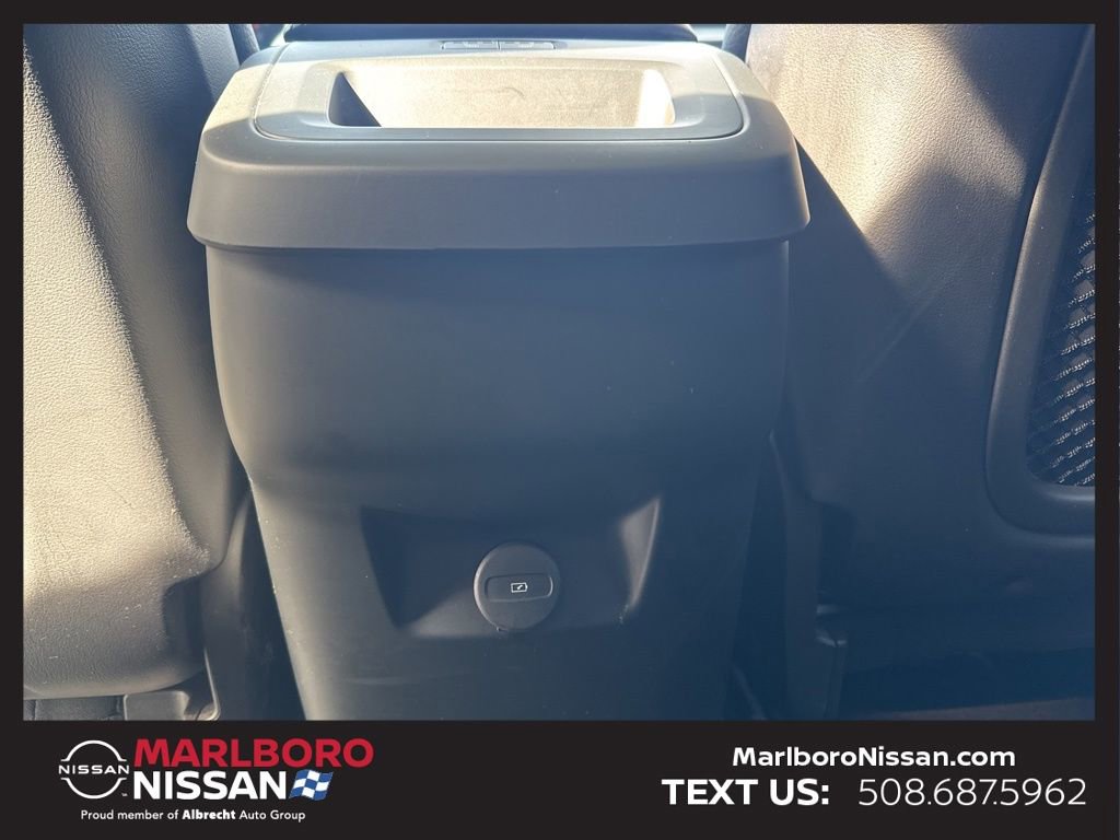 Used 2025 Volvo XC60 B5 Plus w/ Climate Package image 19