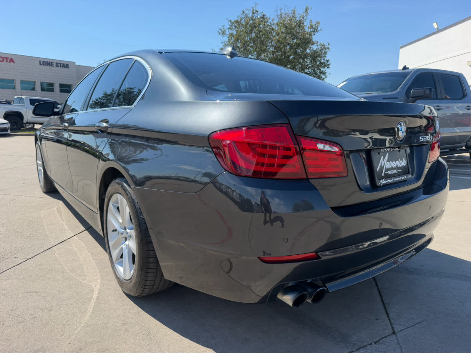 Used 2012 BMW 528i Sedan RWD image 2