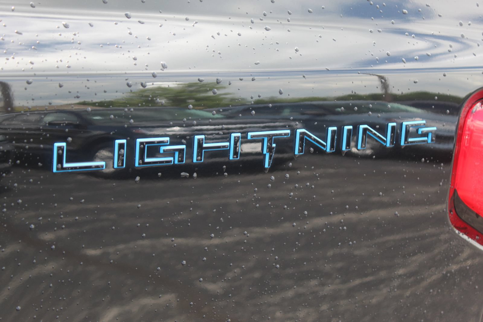 Used 2023 Ford F150 Lightning Platinum AWD/4WD image 5