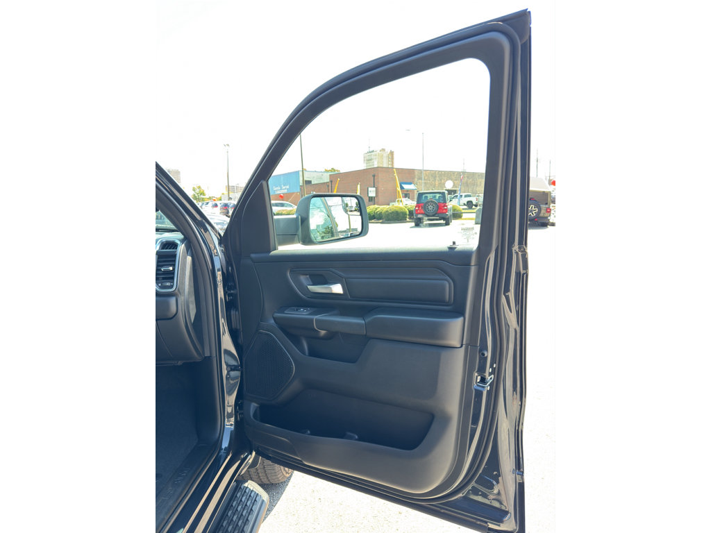 New 2026 RAM 1500 Express AWD/4WD image 16