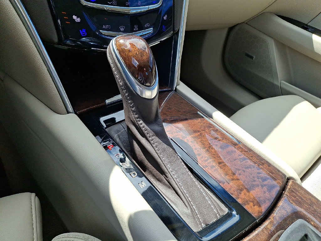 Used 2013 Cadillac XTS Luxury w/ Driver Awareness Package FWD image 13