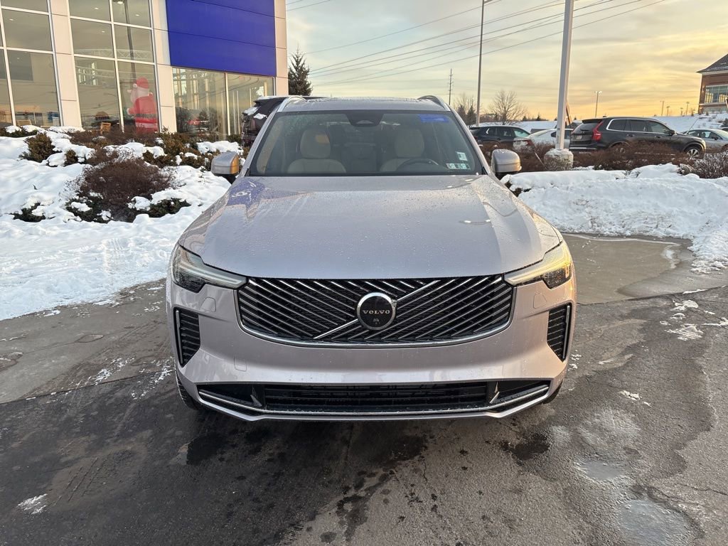 New 2026 Volvo XC90 B6 Plus w/ Protection Package Premier image 2