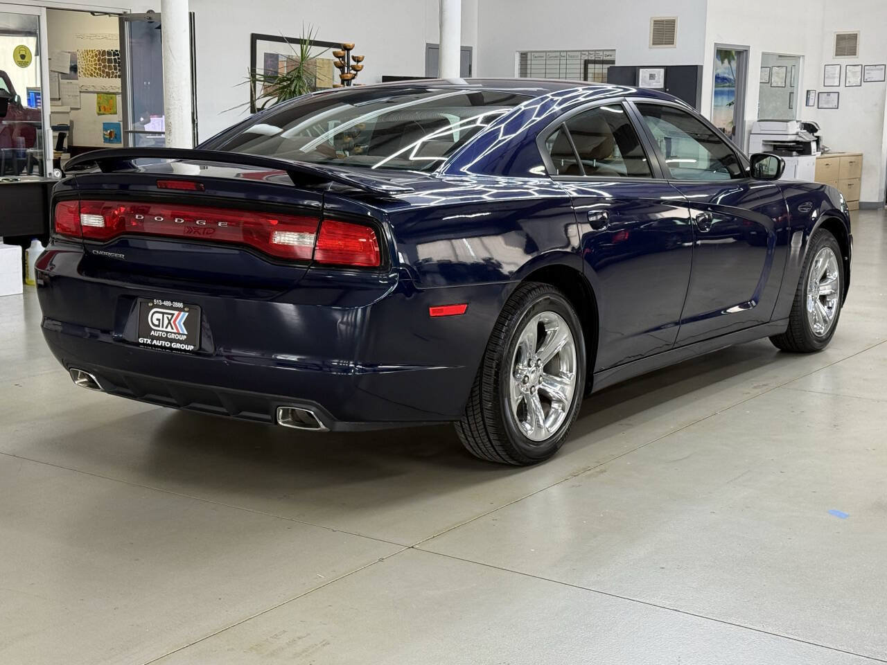 Used 2014 Dodge Charger SE w/ Sport Appearance Group RWD image 2