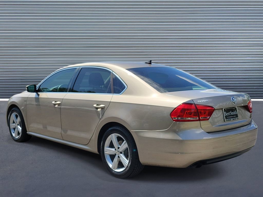 Used 2015 Volkswagen Passat 1.8T Limited Edition image 4