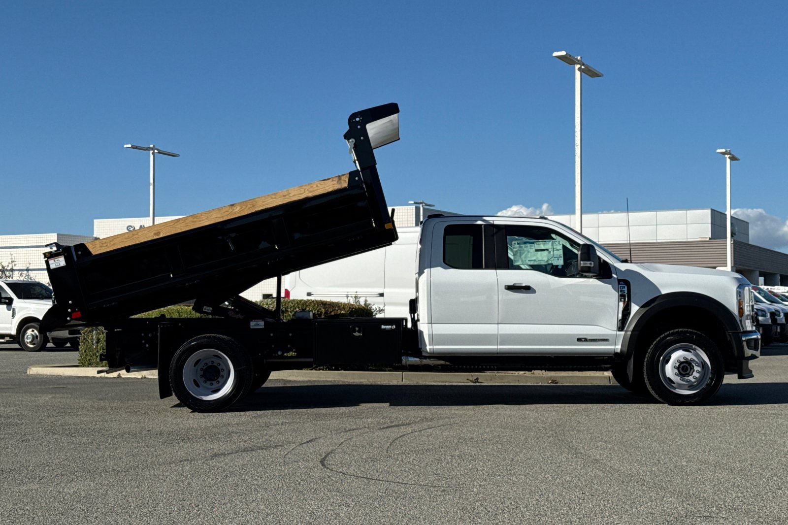 New 2025 Ford F550 4x4 SuperCab Super Duty image 3