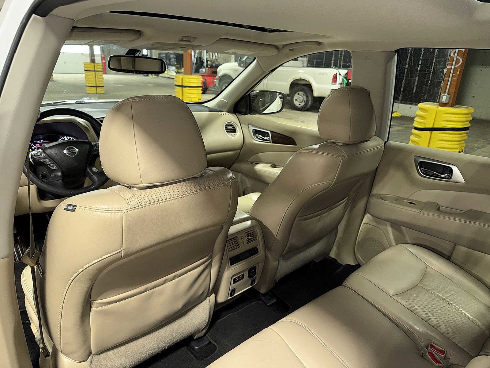 Used 2019 Nissan Pathfinder Platinum image 30