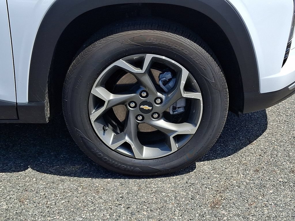 Used 2026 Chevrolet Trax LT w/ Driver Confidence Package FWD image 31