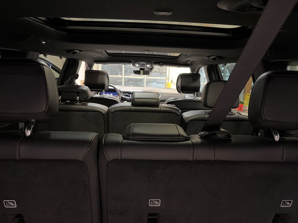 Used 2024 Jeep Wagoneer L 4WD w/ Premium Group I image 14