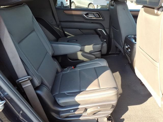 Used 2025 GMC Yukon Denali w/ Advanced Technology Package AWD/4WD image 25
