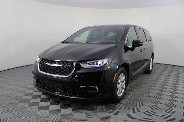 New 2026 Chrysler Pacifica Select image 24