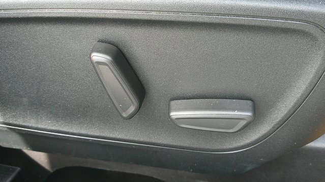 Used 2020 Ford Escape Titanium image 11