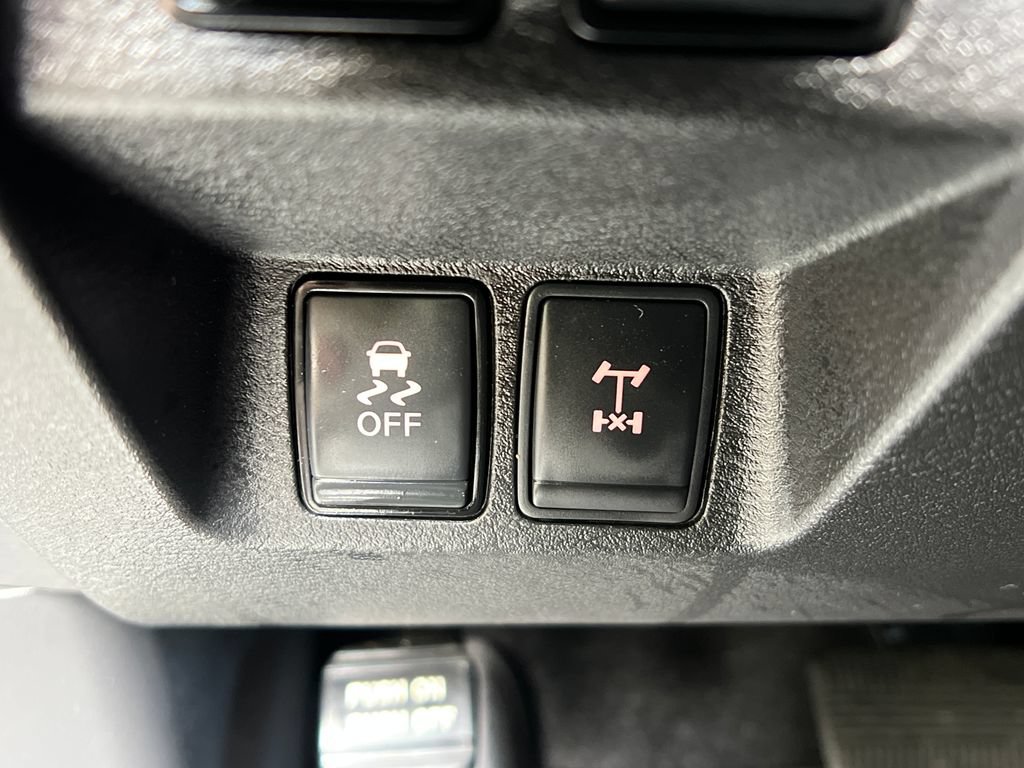 Used 2023 Nissan Frontier PRO-4X w/ Technology Package AWD/4WD image 28