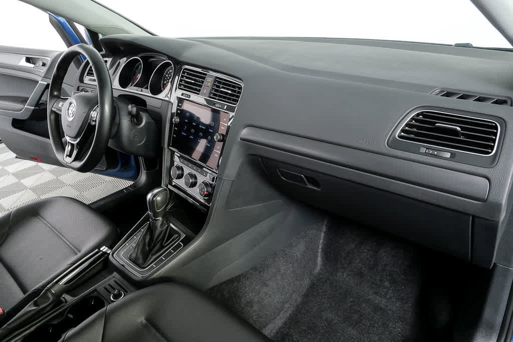 Used 2019 Volkswagen Golf SE image 22