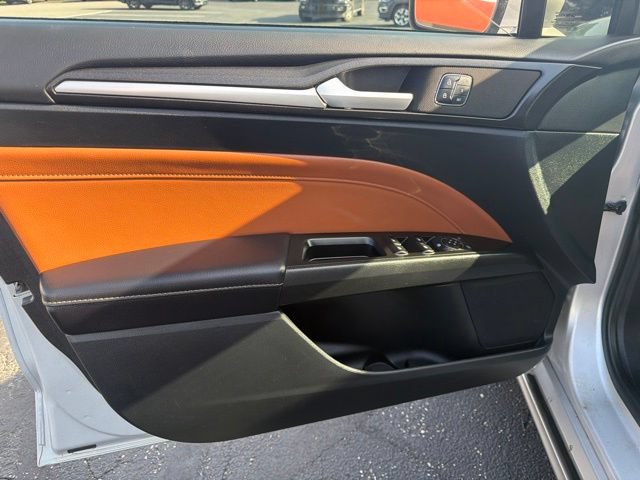 Used 2019 Ford Fusion Titanium FWD image 10