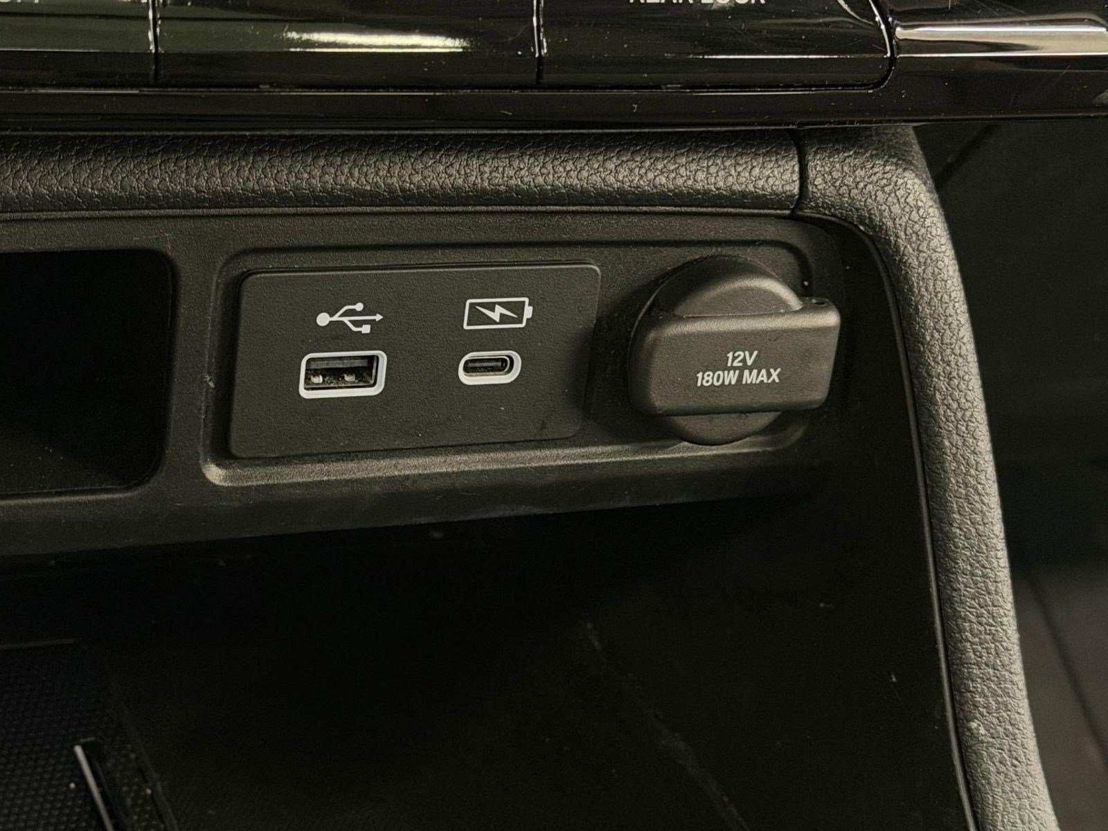 Used 2023 Honda Pilot Elite image 32