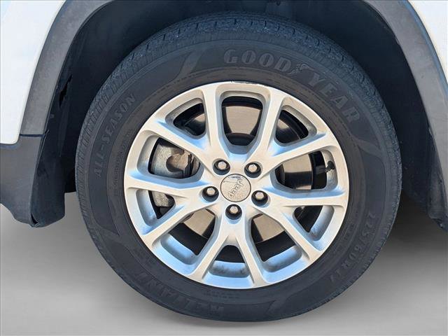 Used 2016 Jeep Cherokee Latitude image 10