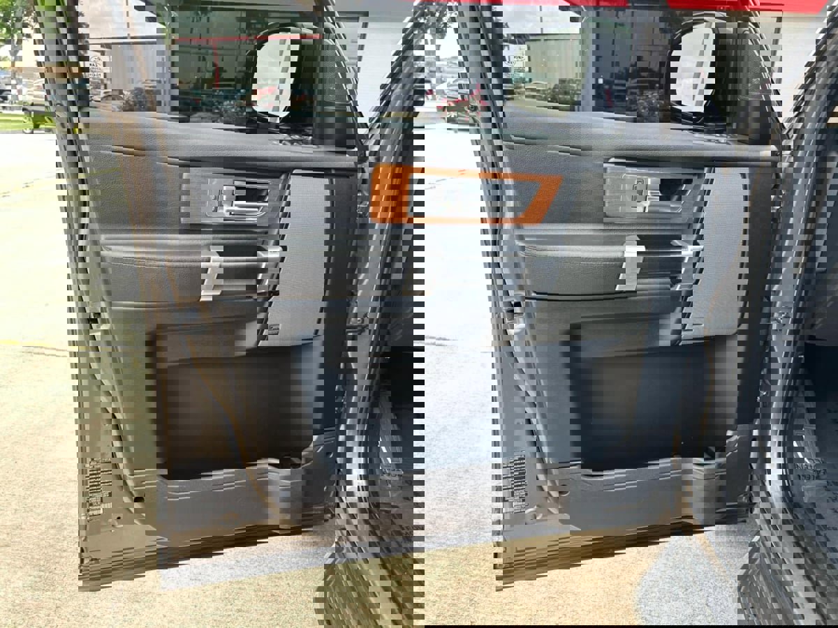 Used 2016 Land Rover LR4 image 17