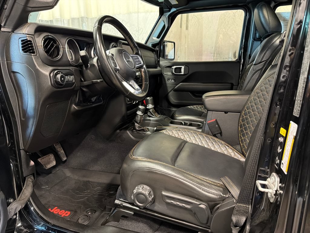 Used 2022 Jeep Wrangler Unlimited Sahara AWD/4WD image 5