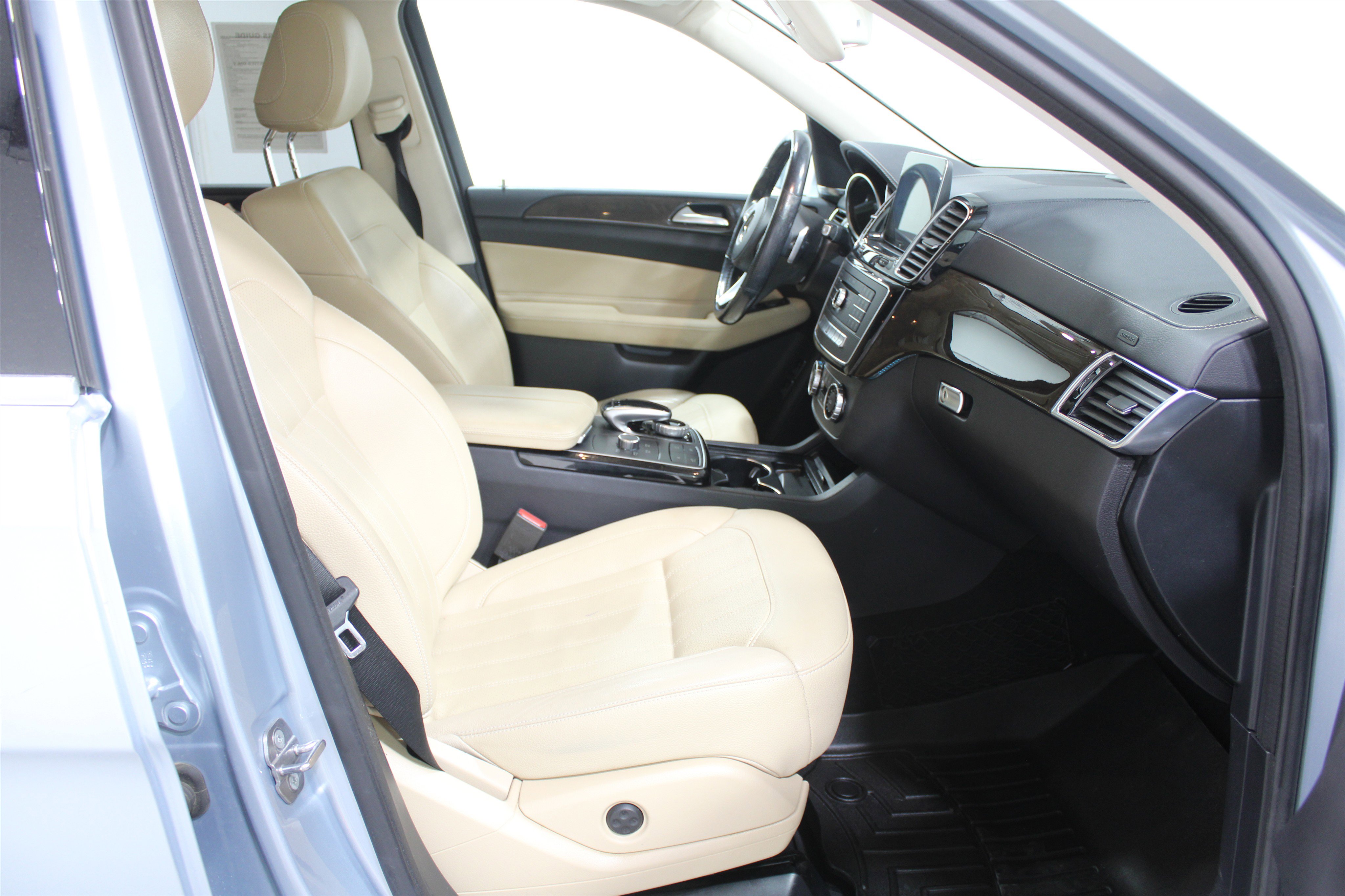 Used 2018 Mercedes-Benz GLS 450 4MATIC image 27