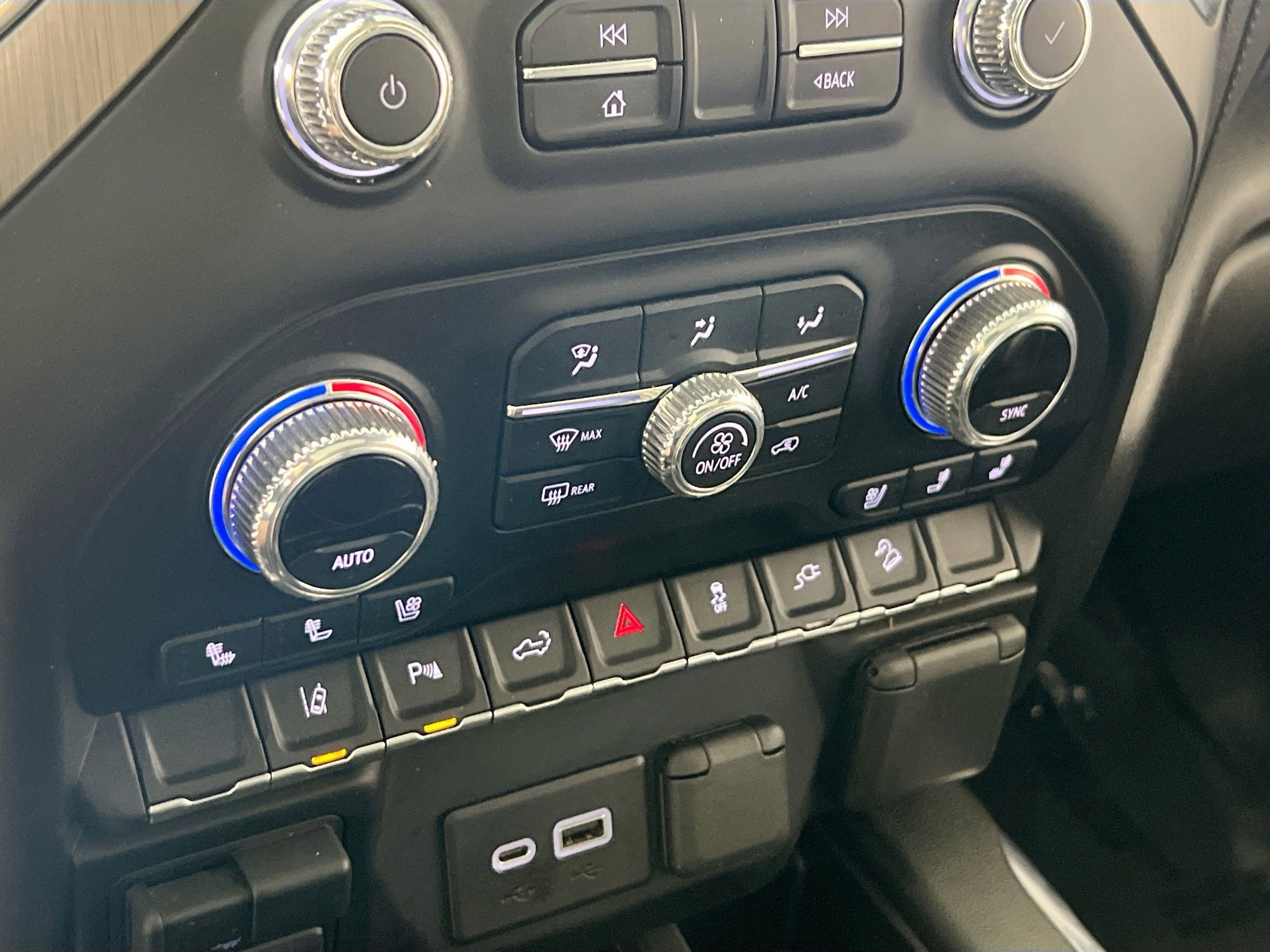 Used 2022 GMC Sierra 2500 Denali w/ Denali Ultimate Package image 16