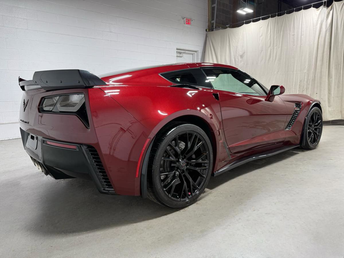 Used 2016 Chevrolet Corvette Z06 w/ 2LZ Preferred Equipment Group image 4