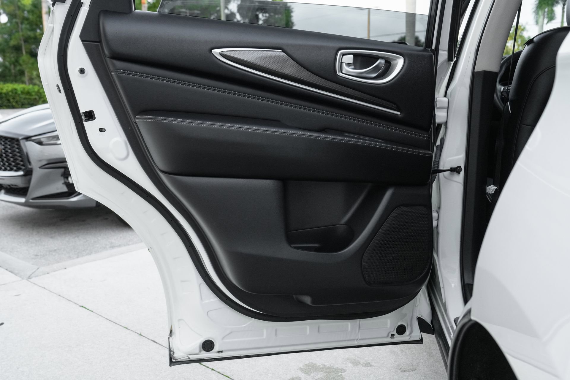 Used 2019 INFINITI QX60 Luxe w/ Essential Package image 30