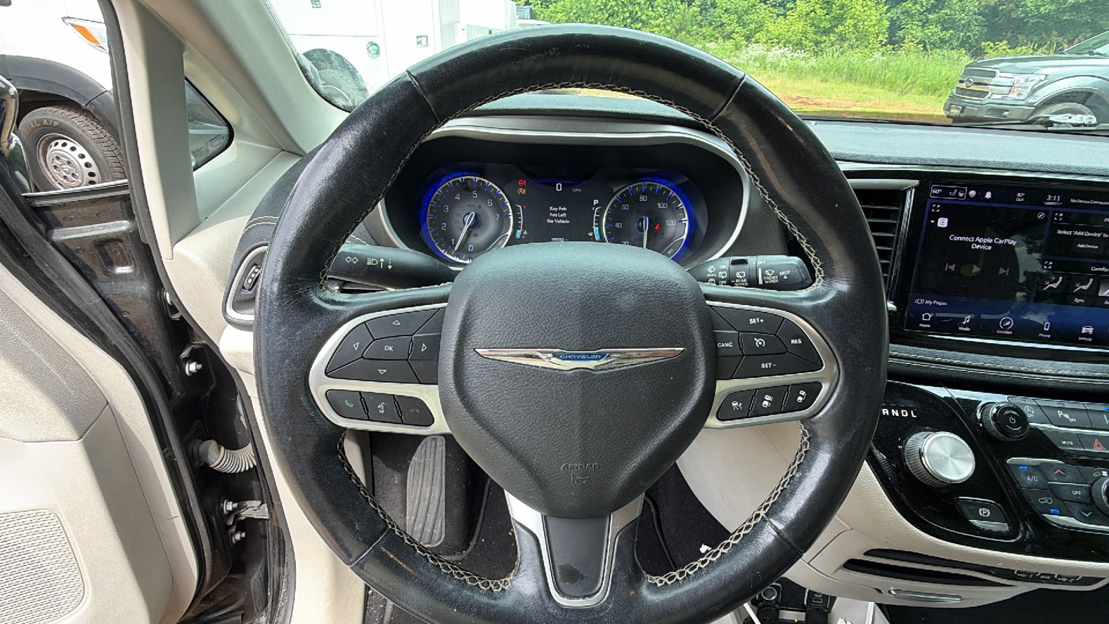 Used 2021 Chrysler Pacifica Touring-L FWD image 22