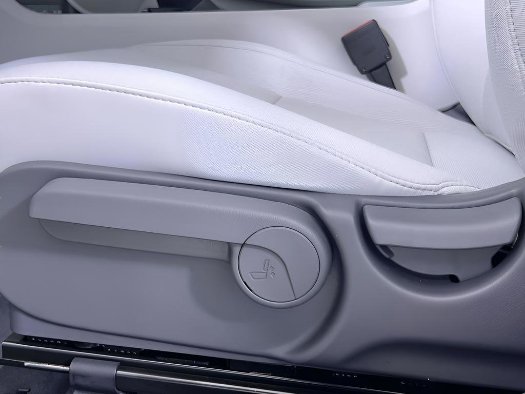 Used 2026 Hyundai Kona SE image 14