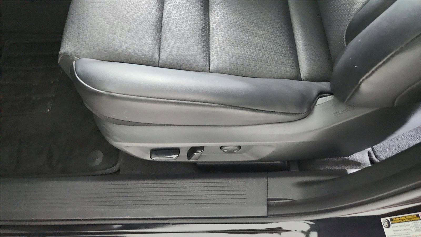 Used 2024 Nissan Rogue SV w/ SV Premium Package FWD image 11