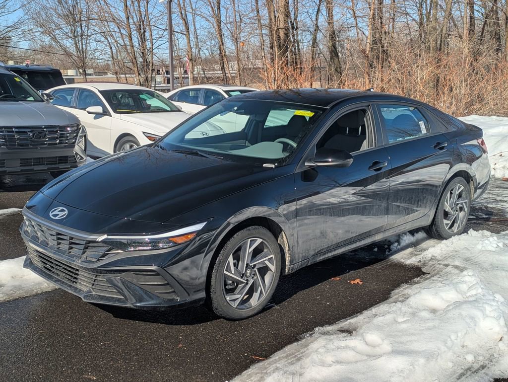 Certified 2025 Hyundai Elantra Sport image 5
