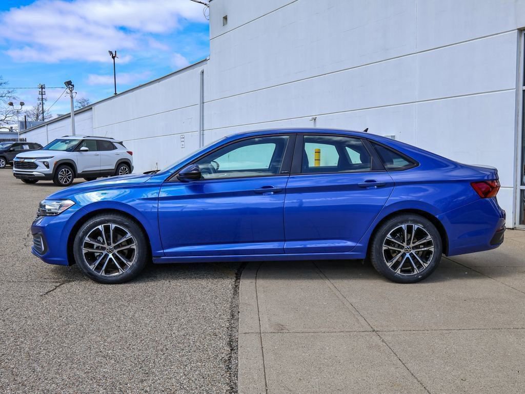 Certified 2024 Volkswagen Jetta Sport image 2